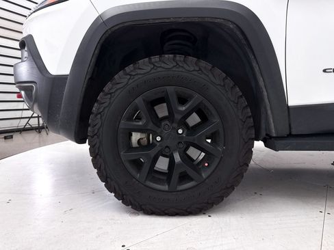 Used 2018 Jeep Cherokee Trailhawk w/ Quick Order Package 27L AWD/4WD image 4