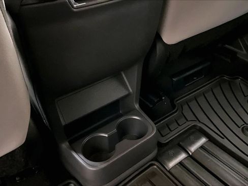 Certified 2024 Toyota Sienna LE image 30