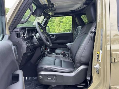 New 2026 Jeep Gladiator Sport AWD/4WD image 5