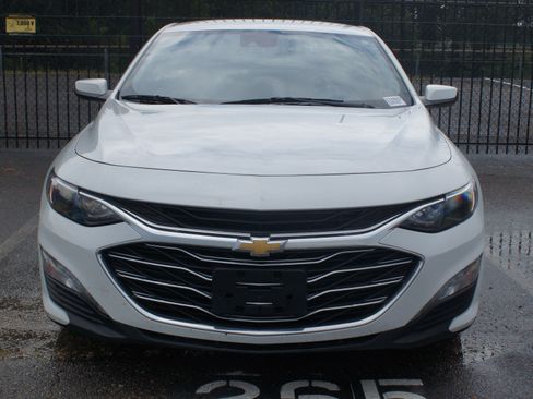 Used 2024 Chevrolet Malibu LT FWD image 2