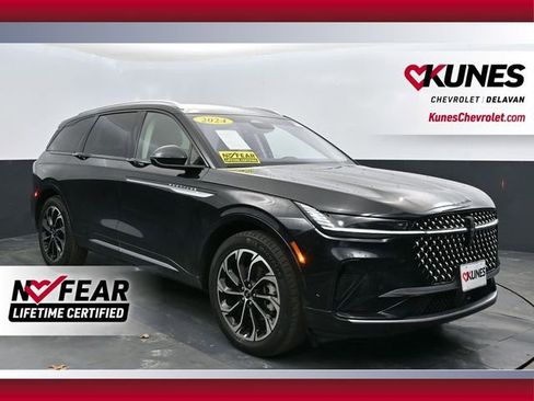 Used 2024 Lincoln Nautilus Reserve AWD/4WD image 1