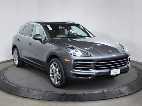Certified 2023 Porsche Cayenne AWD/4WD image 9