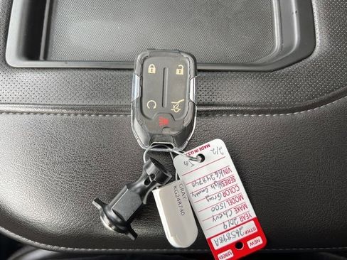 Used 2019 Chevrolet Silverado 1500 High Country w/ Technology Package image 38