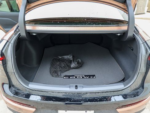 Used 2025 Toyota Crown Platinum image 14