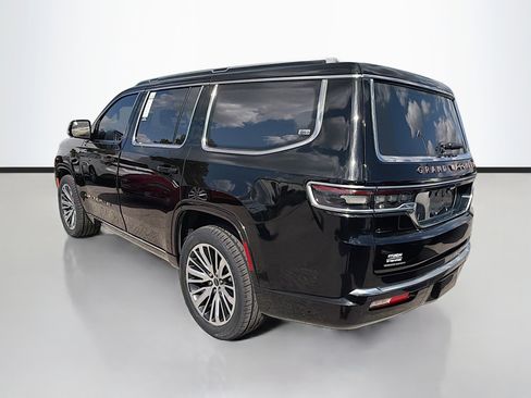 Used 2022 Jeep Grand Wagoneer Series III image 5