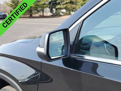 Certified 2023 Chevrolet Traverse LT FWD image 35