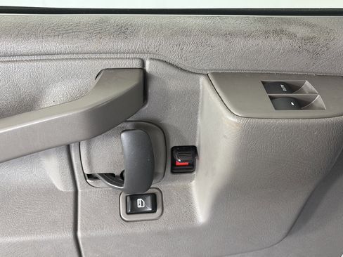 Used 2021 Chevrolet Express 2500 w/ Driver Convenience Package image 24