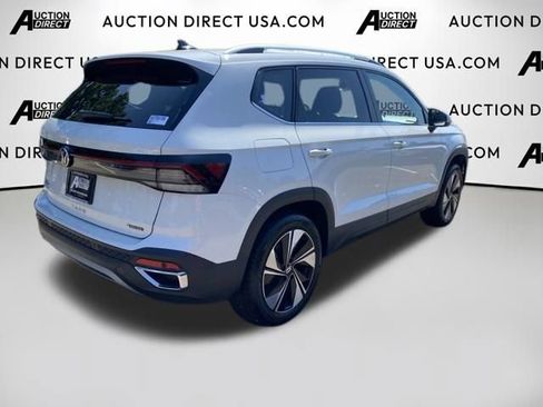 Used 2025 Volkswagen Taos SE AWD/4WD image 23