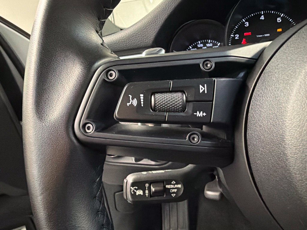 Used 2024 Porsche Macan AWD/4WD image 17