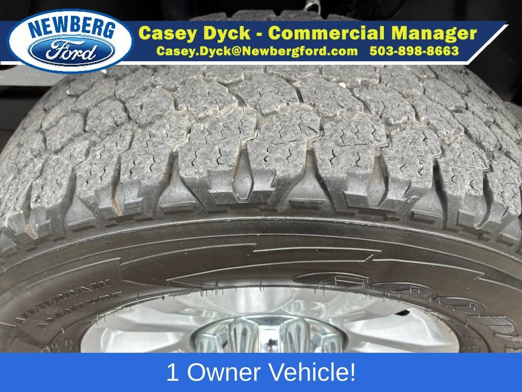 Used 2019 Ford F350 XLT w/ Camper Package AWD/4WD image 12