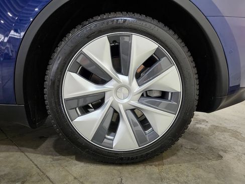 Used 2022 Tesla Model Y Long Range AWD/4WD image 16