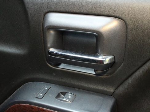 Used 2017 GMC Sierra 1500 SLE image 9