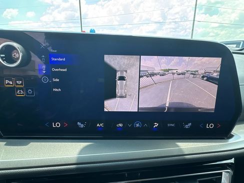 New 2026 Chevrolet Traverse LT w/ Enhanced Driving Package FWD image 31