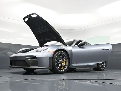 Certified 2026 Porsche 911 GT3 w/ Weissach Package RWD image 33