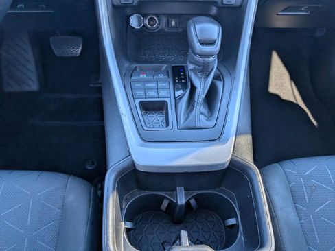 Used 2022 Toyota RAV4 XLE image 22