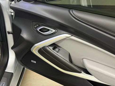 Used 2016 Chevrolet Camaro SS RWD image 17