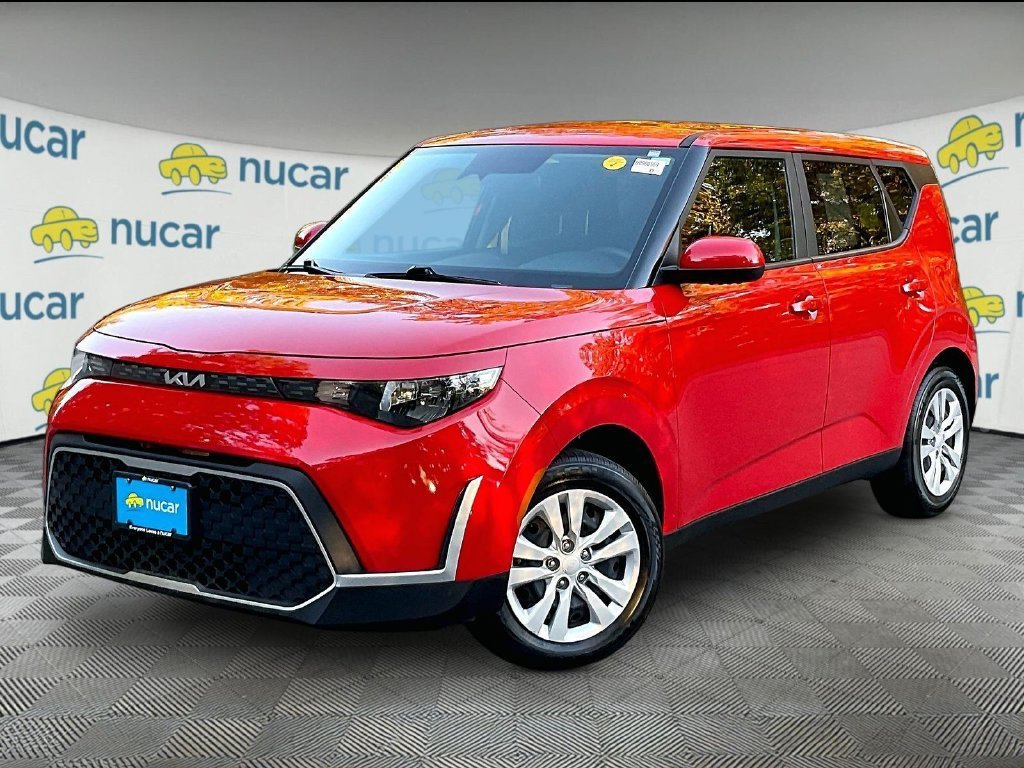 Used 2023 Kia Soul LX FWD image 3