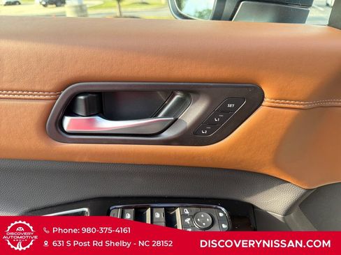 New 2026 Nissan Pathfinder Platinum w/ Accent Package AWD/4WD image 11