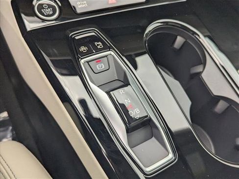 Used 2025 Audi A6 e-tron Premium Plus image 12