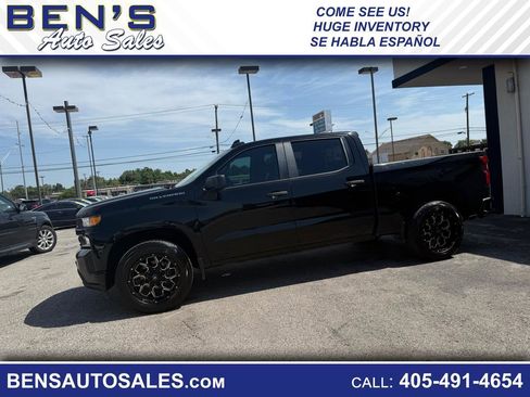 Used 2020 Chevrolet Silverado 1500 Custom w/ Custom Value Package AWD/4WD image 1