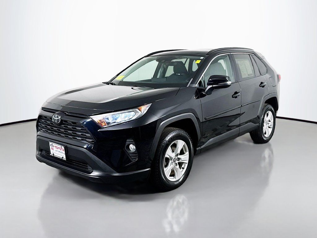 Used 2020 Toyota RAV4 XLE w/ Convenience Package AWD/4WD image 2