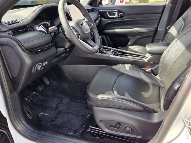 Used 2026 Jeep Compass Limited AWD/4WD image 15