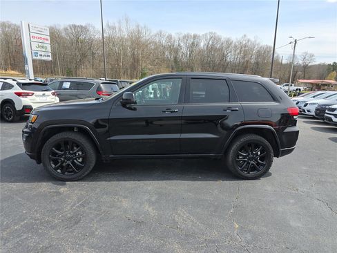 Used 2021 Jeep Grand Cherokee Laredo X image 7