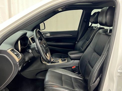 Used 2016 Jeep Grand Cherokee Limited AWD/4WD image 13