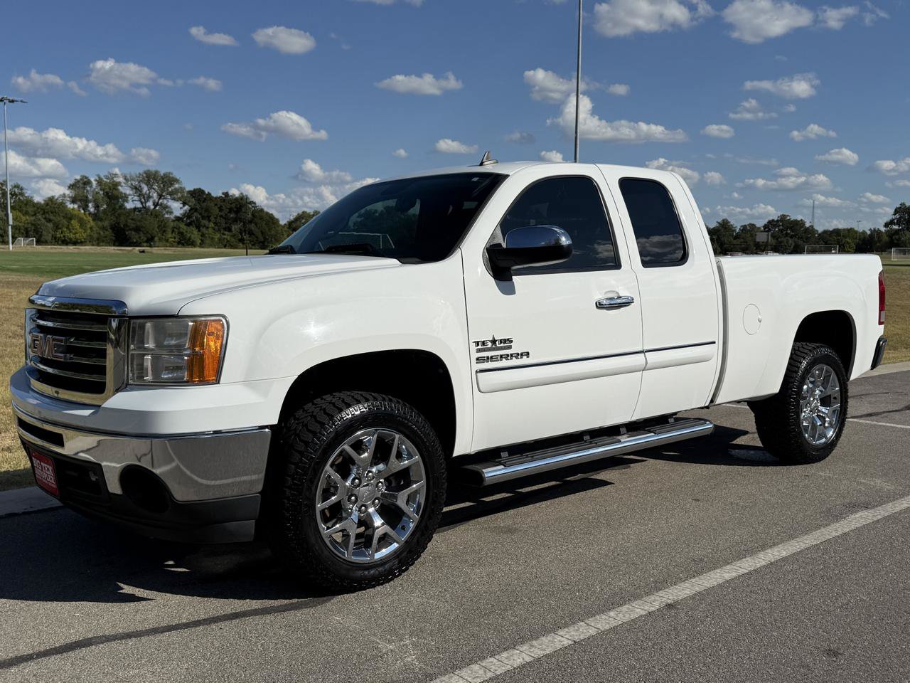 Used 2010 GMC Sierra 1500 SLE w/ Texas Edition RWD image 5
