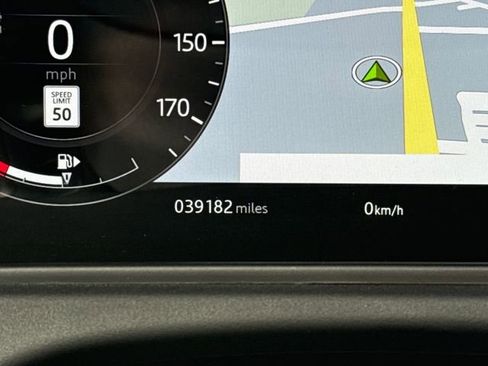 Used 2019 Land Rover Range Rover Velar R-Dynamic SE AWD/4WD image 26