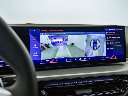 Used 2025 BMW 230i Coupe w/ Convenience Package image 24