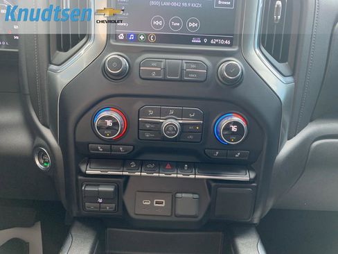 Used 2021 Chevrolet Silverado 1500 LT Trail Boss w/ Bed Protection Package image 23