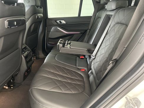 Used 2024 BMW X5 xDrive40i w/ Premium Package image 34
