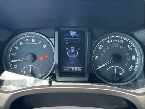 Used 2019 Toyota Tacoma TRD Off-Road w/ Technology Package AWD/4WD image 20