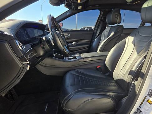 Used 2019 Mercedes-Benz S 560 4MATIC Sedan image 3
