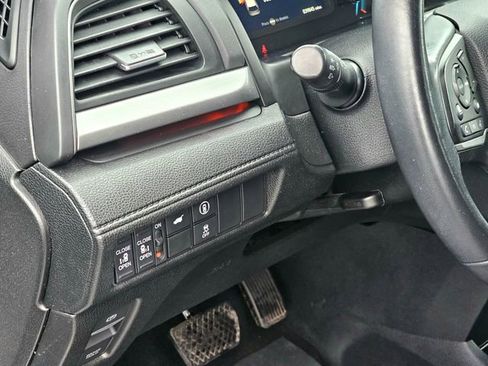 Used 2023 Honda Odyssey Sport image 17