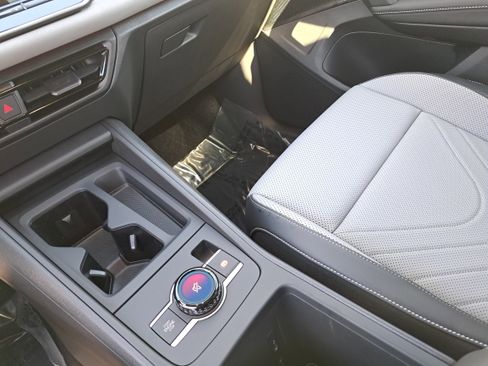 New 2026 Volkswagen Tiguan SE R-Line image 24