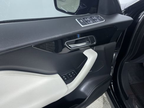 Used 2020 Jaguar F-PACE Prestige image 14