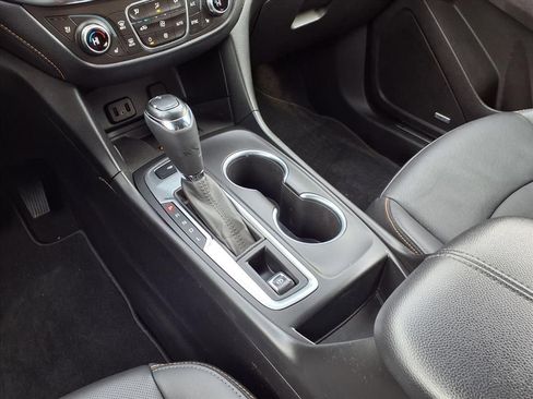 Used 2018 Chevrolet Equinox Premier image 17