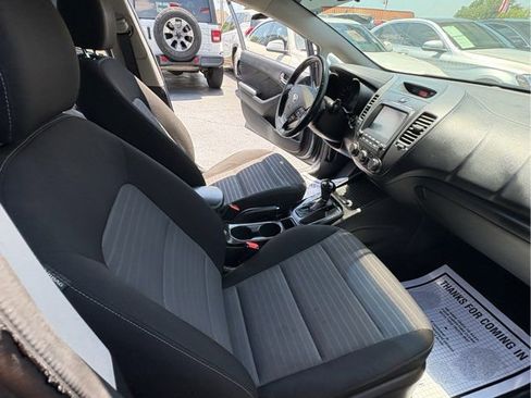 Used 2017 Kia Forte S w/ S Technology Package image 18