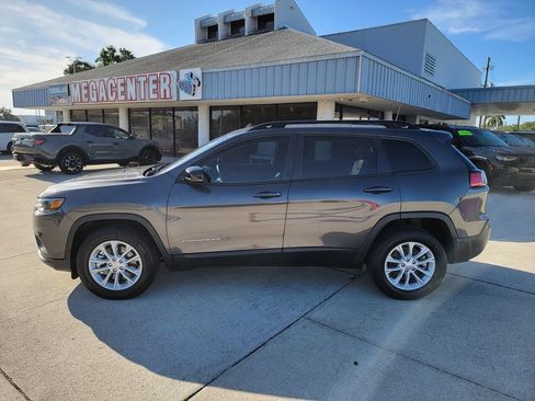 Used 2022 Jeep Cherokee Latitude Lux AWD/4WD image 2