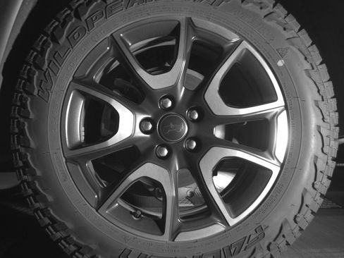 Used 2025 Jeep Compass Trailhawk AWD/4WD image 14