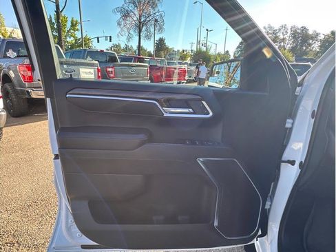 Used 2023 Chevrolet Silverado 1500 LT image 15