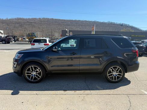 Used 2017 Ford Explorer Sport w/ Equipment Group 401A image 4