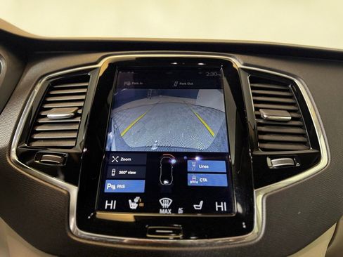 Used 2017 Volvo XC90 T6 Momentum w/ Vision Package image 17