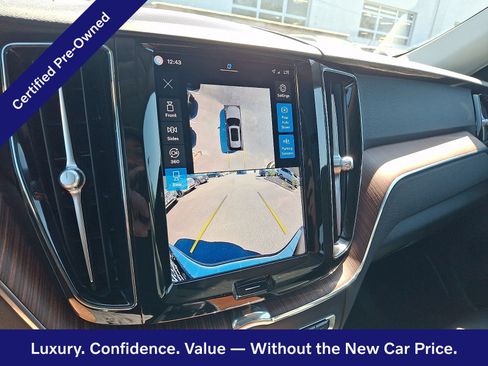 Certified 2024 Volvo XC60 B5 Plus w/ Protection Package Premier AWD/4WD image 19