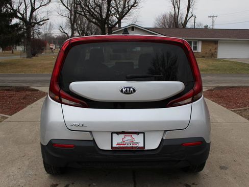 Used 2021 Kia Soul LX FWD image 8