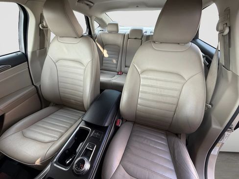 Used 2017 Ford Fusion Energi SE FWD image 13