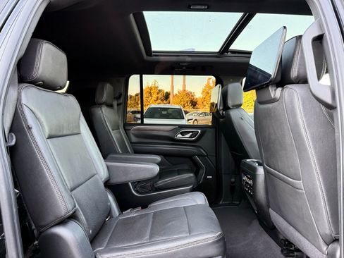 Used 2022 Chevrolet Suburban High Country AWD/4WD image 22