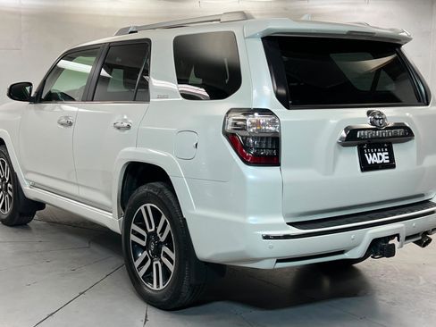 Certified 2022 Toyota 4Runner Limited AWD/4WD image 3